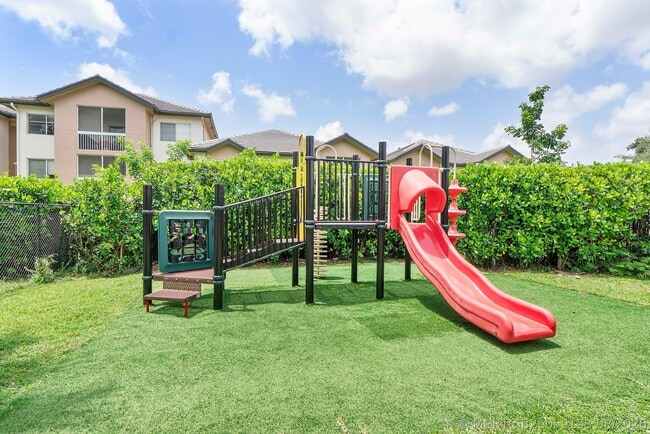 Building Photo - 9850 NW 57th Manor