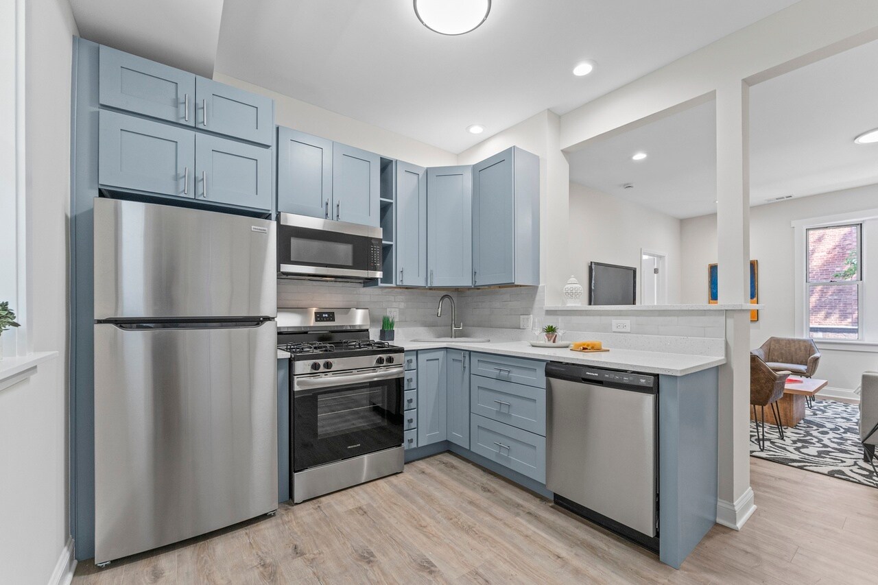 Building Photo - 4442 N Beacon St