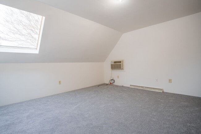 Building Photo - 919 Plum St