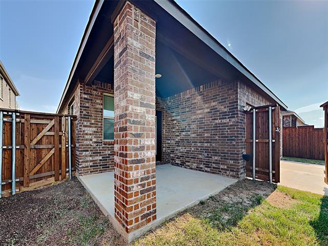 Building Photo - 2325 Larimar Dr