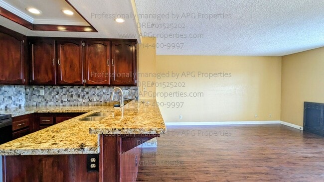 Building Photo - 7113 Apricot Dr