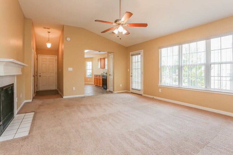 Building Photo - 25 Lakeridge Ct