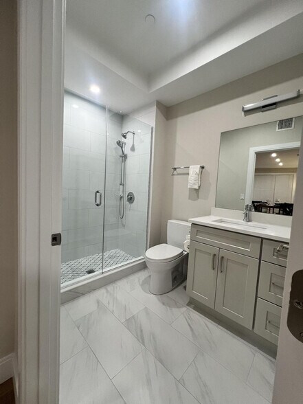 Building Photo - 394 McGrath Hwy