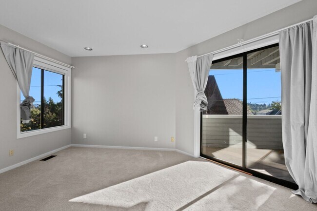 Building Photo - 3Bd/2.5Ba Seattle House
