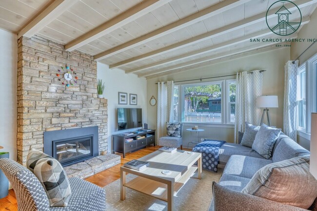 Building Photo - Charming Furnished Two Bedroom Cottage in Carmel-by-the-Sea