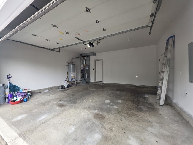 Building Photo - 4373 Hearth St NE