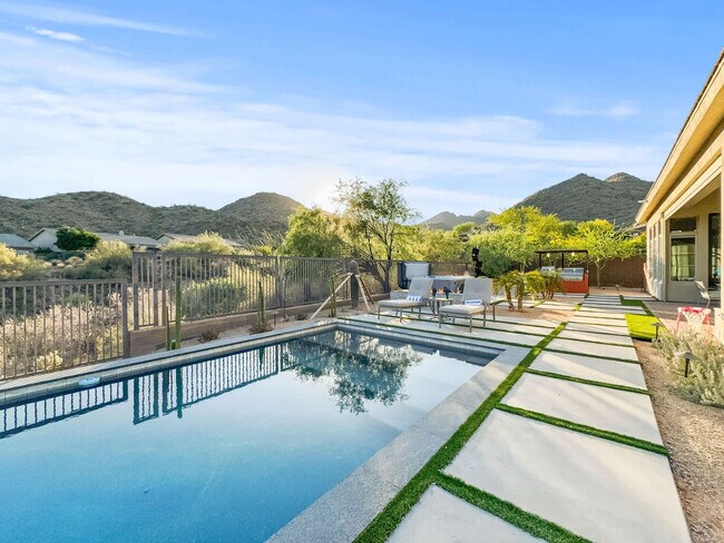 Building Photo - 14559 E Charter Oak Dr