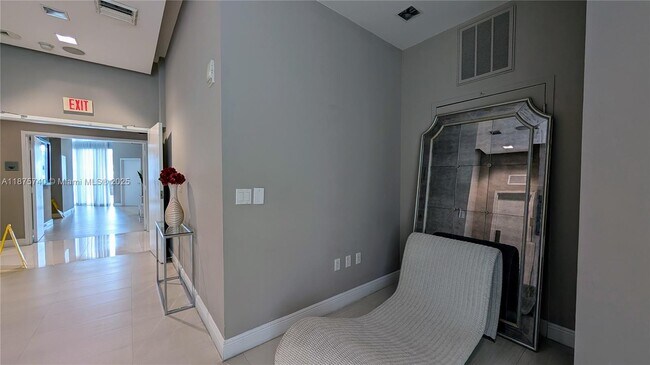 Building Photo - 350 S Miami Ave