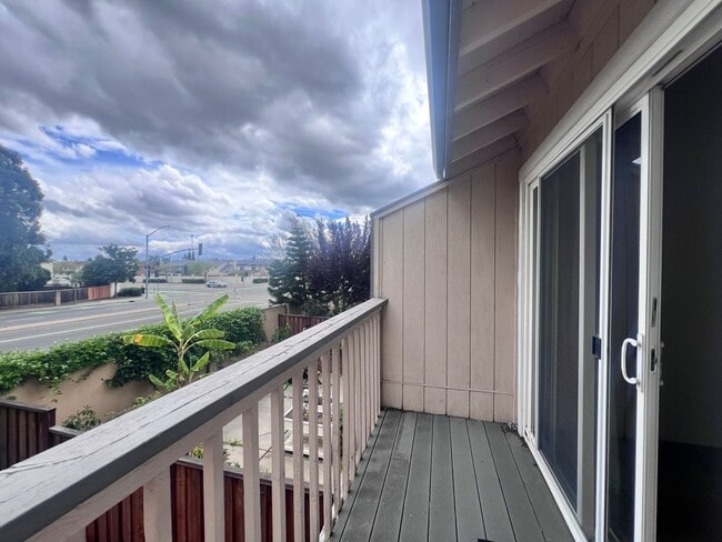 Building Photo - Two Story 3 Bed/Bath Single Family Home In Milpitas, Ca. For Rent!!! $500 OFF FRIST MONTHS RENT!