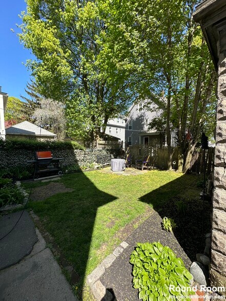 Primary Photo - 124 Brooks St