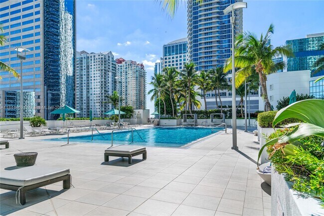 Building Photo - 951 Brickell Ave