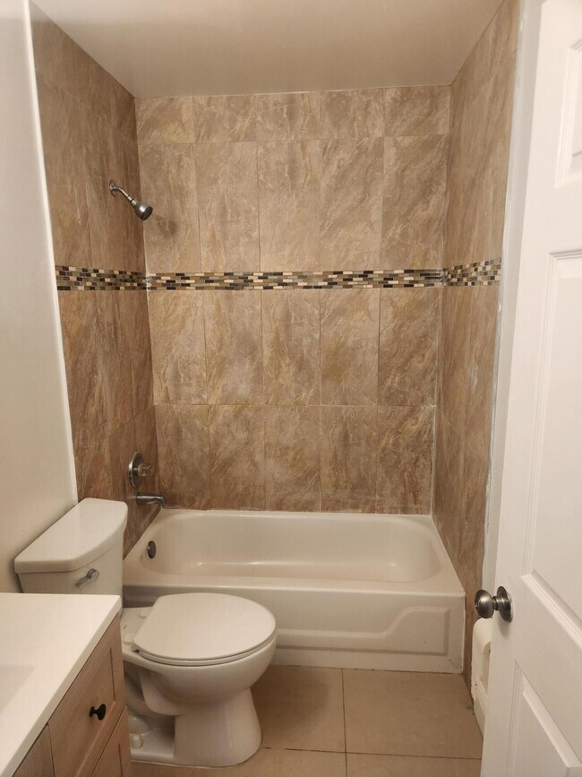 Building Photo - 5231 Pine Abbey Dr S