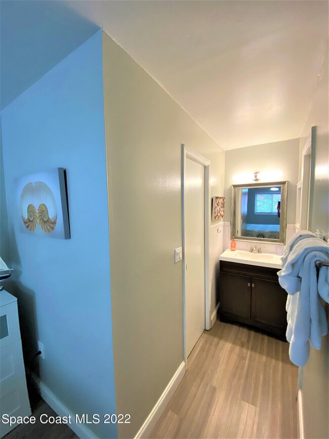 Building Photo - 8759 Banyan Way