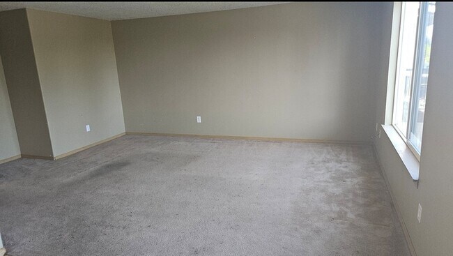 Building Photo - 1414 Brandt Rd