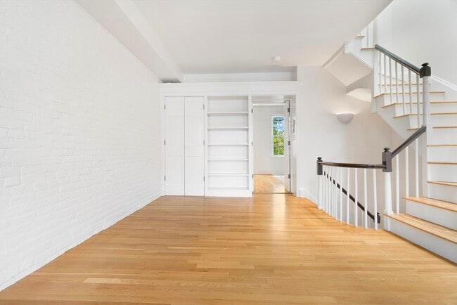 Building Photo - 26 Clarendon St
