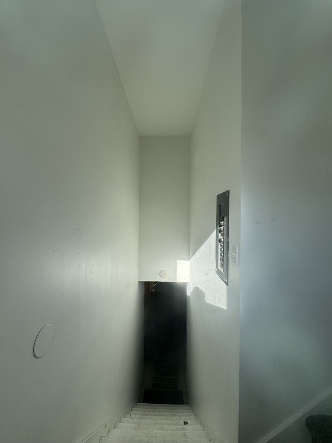 Building Photo - 4170 5th Ave S