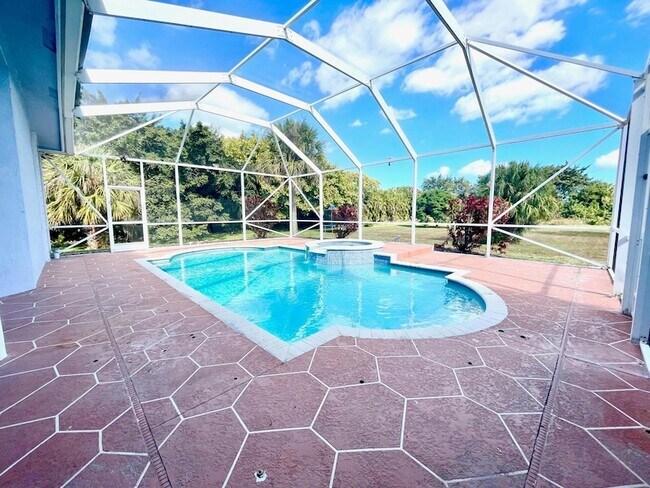 Building Photo - 16146 72nd Dr N