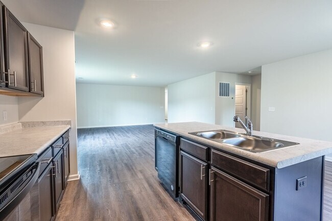 Building Photo - Oglethorpe Landing