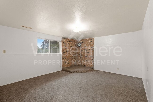 Building Photo - 3828 E 7th Ave