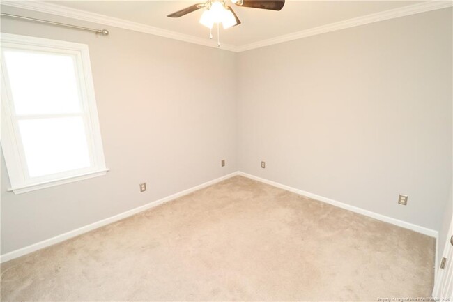 Building Photo - 203 Abbey Oak Ln