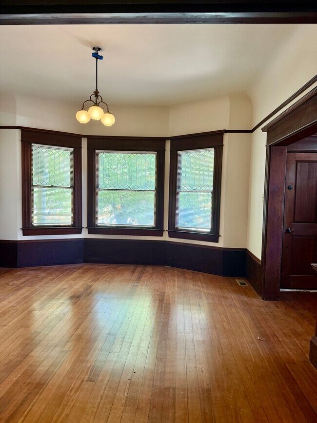 Building Photo - 1828-1830 H Street
