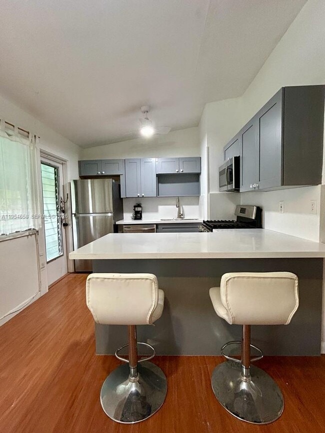 Building Photo - 1080 98th St