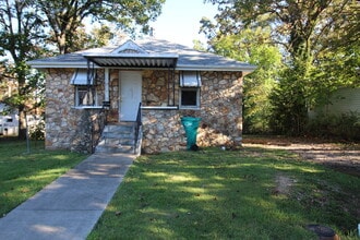 Building Photo - 57 Elmont Rd