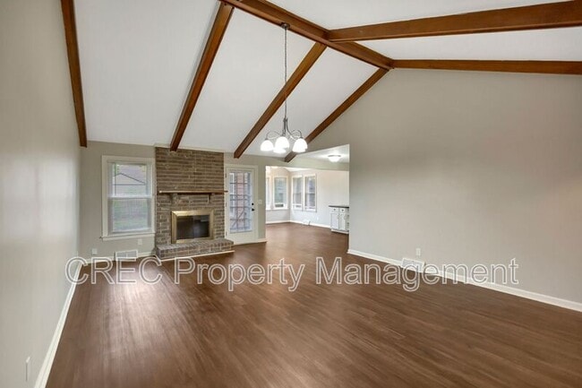 Building Photo - 700 Cluster Pines Rd