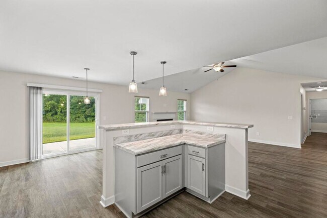 Building Photo - 514 Isaac Br Dr