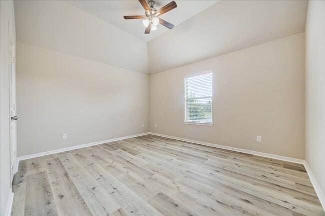 Building Photo - 5430 Linden Rose Ln