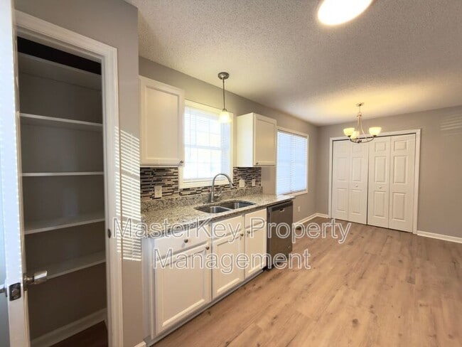 Building Photo - 1101 Amber Acres Ln