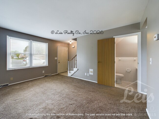 Building Photo - 1359 Chippewa Dr