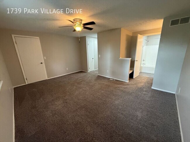 Building Photo - 1739 Park Village Dr