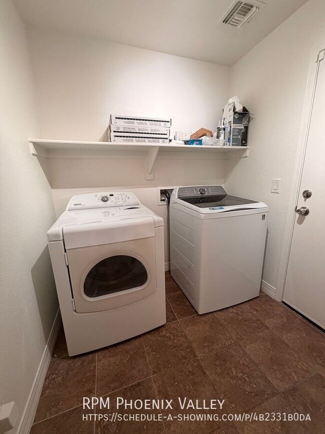 Building Photo - 2436 W Silver Sage Ln