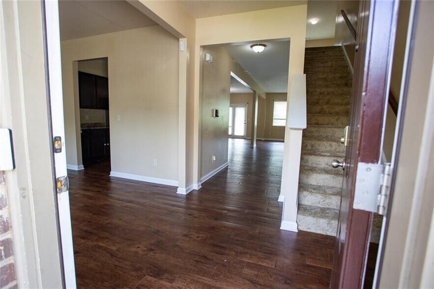 Building Photo - 141 Westin Way