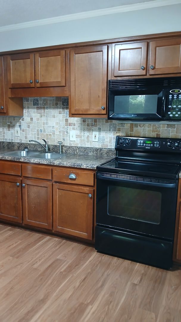 Building Photo - 1 BD/ 1 BA