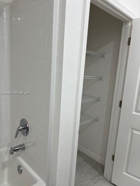 Building Photo - 2027 Churchill Ave N