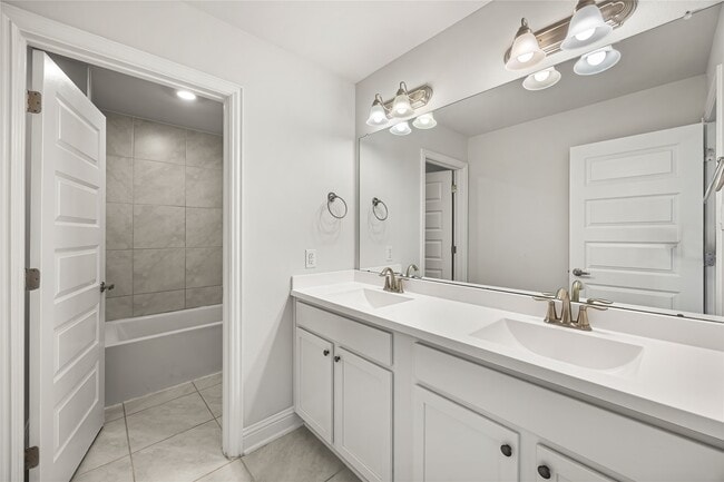 Building Photo - 400 Camino Bay Dr