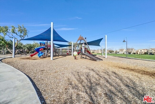 Building Photo - 4102 S Limecrest Paseo