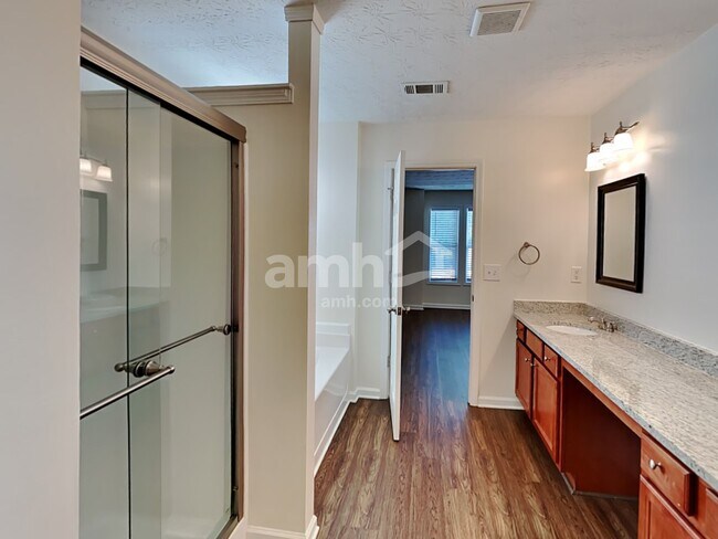 Building Photo - 908 Gardenia Curve