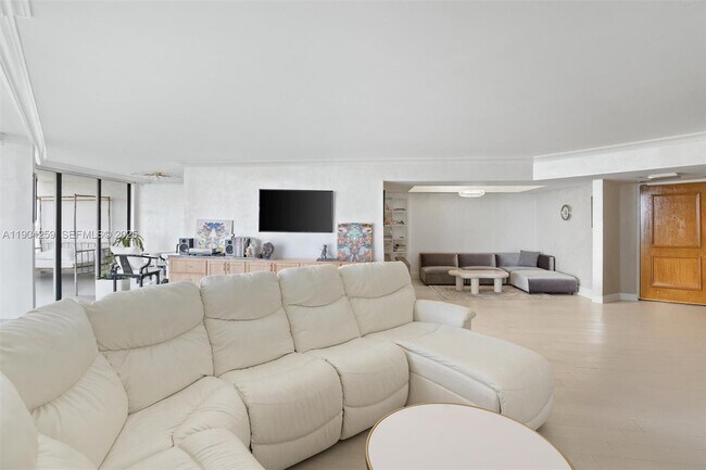 Building Photo - 19707 Turnberry Way