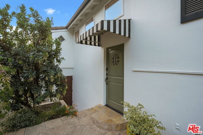 Building Photo - 2319 Outpost Dr