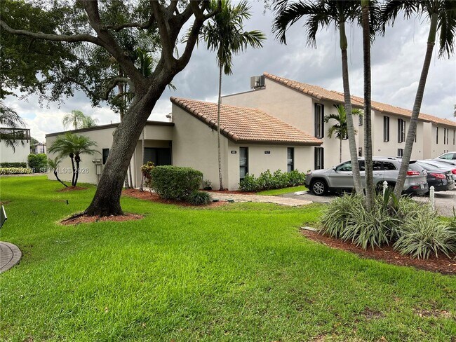 Building Photo - 958 Mockingbird Ln