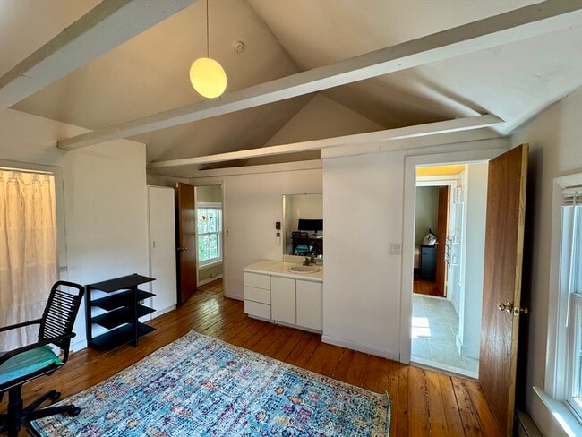 Building Photo - 237 Mt Auburn St