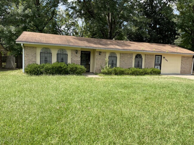 Primary Photo - 1483 Wooddell Dr