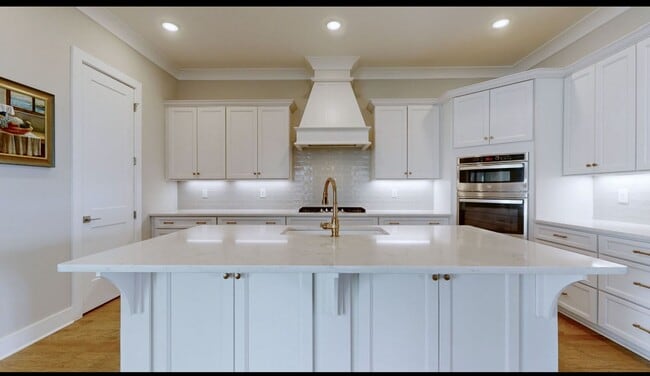 Building Photo - Durham Farms of Hendersonville!