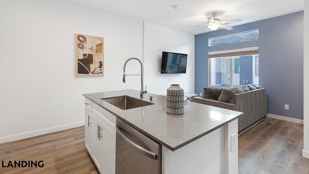 Building Photo - 2705 N Rancho Dr