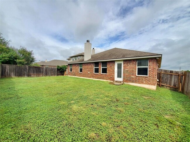 Building Photo - 15109 Fernhill Dr