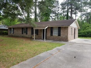 Building Photo - Section 8 accepted! or conventional rental!  Remodeled ranch home in South Augusta