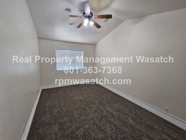 Building Photo - Move In Special!  1/2 Off First Months Rent  Check Out This 3 bed, 2 bath Condo with Hardwood Flo...